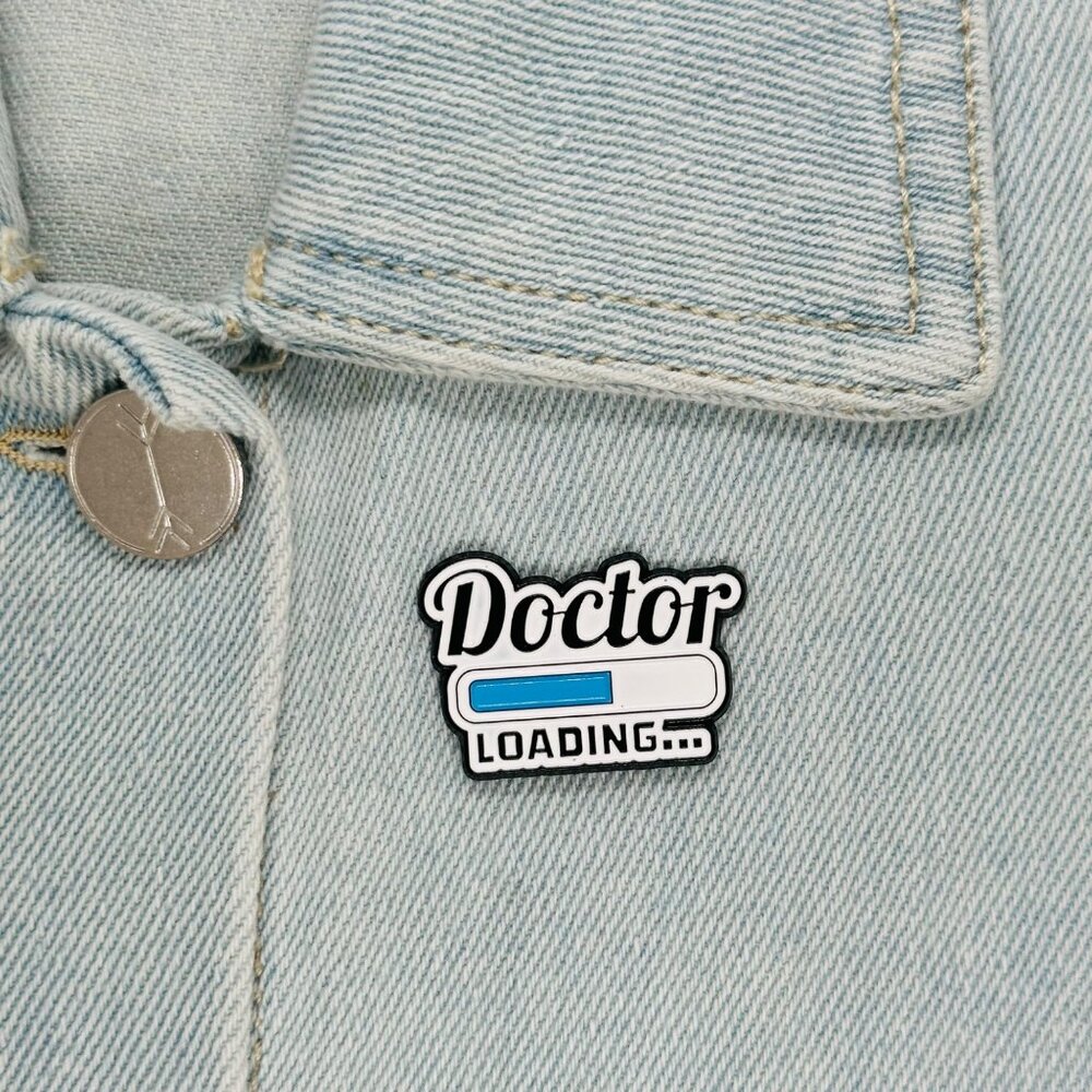 ☀️New Oz Enamel Pin Doctor Loading Medical Themed Brooch White Medicine student